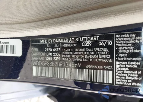 2011 Mercedes-Benz C 300 Luxury 4Matic z USA, uszkodzony, nr VIN WDDGF8BB2BR134569